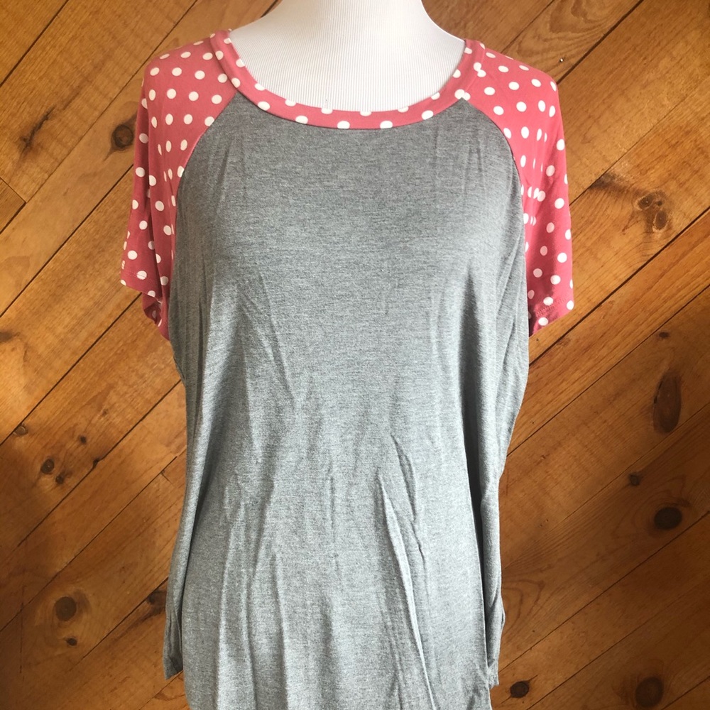 Torrid Super Soft T size 1 gray red polka dot